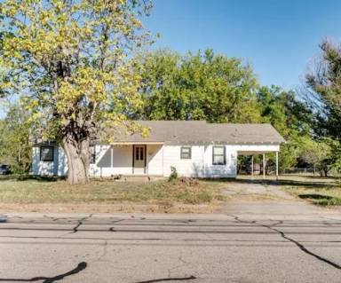 Main picture of 602 E Jefferson St