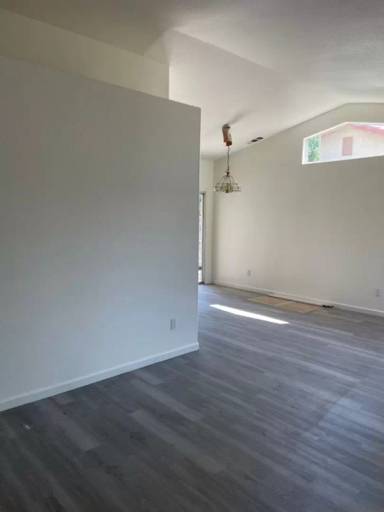 Main picture of 470 Winemaker St