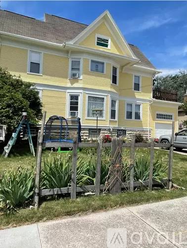 Main picture of 137 4th St