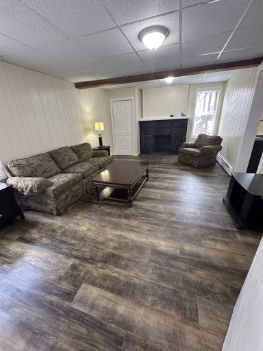 Main picture of 906 Gompers Ave