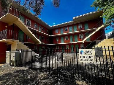 Main picture of 3669 Thomas Ave