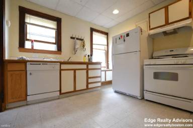 Main picture of 30 Gardena St