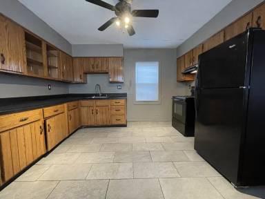 Main picture of 221 W 7th Ave