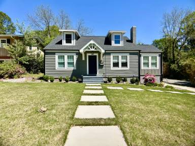 Main picture of 118 E Blanche St