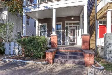 Main picture of 310 E Henry St