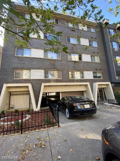 Main picture of 6128 N Kenmore Ave