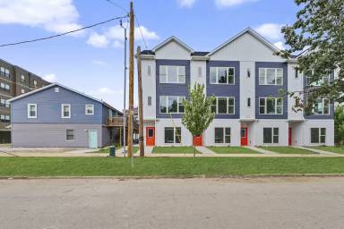 Main picture of 108 S 5th St