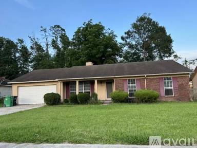 Main picture of 2224 Pin Oak Cir