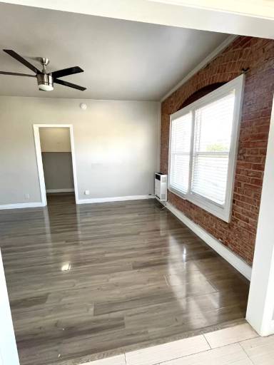 Main picture of 250 S Kenmore Ave