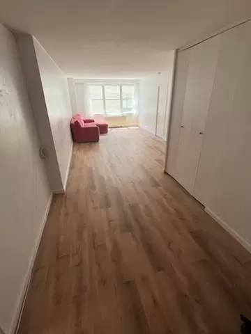 Main picture of 520 E 72nd St Apartments