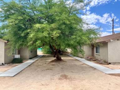 Main picture of 6476 Desert Knoll Ave