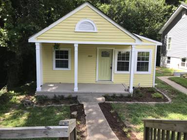 Main picture of 1624 Collegeview Ave