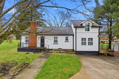 Main picture of 623 Pearson Springs Rd