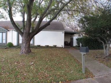 Main picture of 10406 Shadow Bend Dr