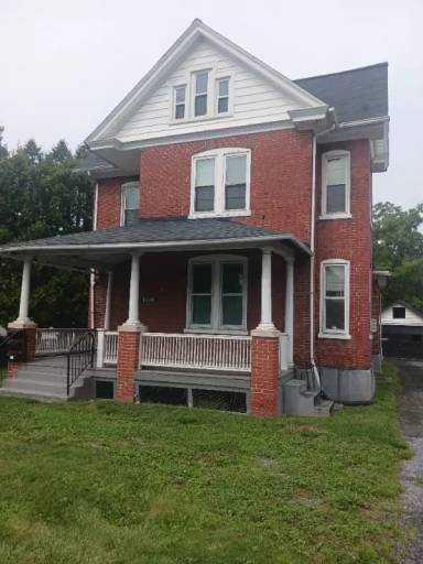 Main picture of 2558 Lititz Pike