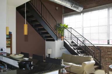 Main picture of T & E Apartments
