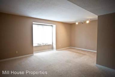 Main picture of 714 Martin Luther King Jr Blvd