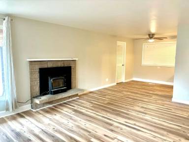 Main picture of 9733 SE Lincoln St