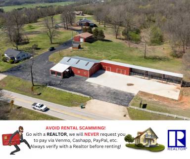 Main picture of 2401 S Maestri Rd