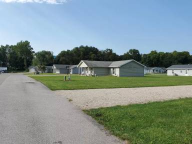 Main picture of 213 E Court Dr