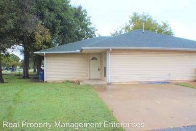 Main picture of 802 E Forrest St