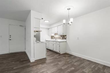 Main picture of 25400 Basin St