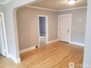 Main picture of 416 Broadway St NE