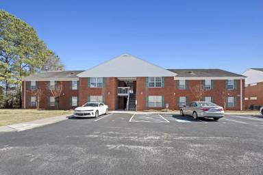 Main picture of 527 3rd Loop Rd