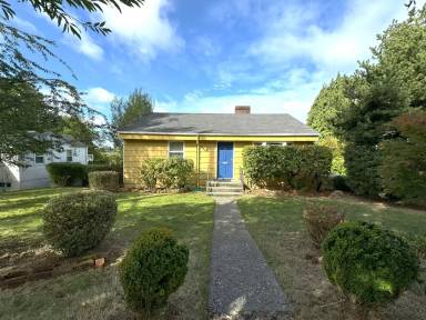 Main picture of 6819 46th Ave NE