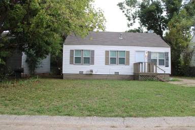 Main picture of 209 W Douglas Dr