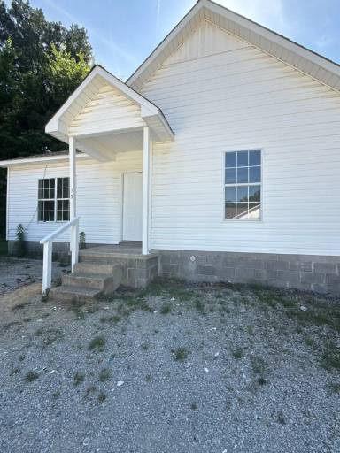 Main picture of 144 Sarah Cir
