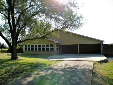 Main picture of 837 Moffett Springs Rd