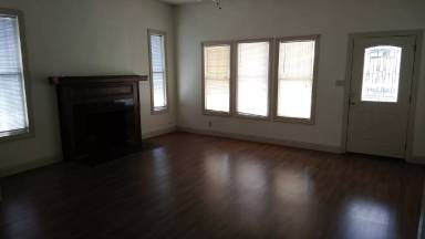 Main picture of 207 W 4th St