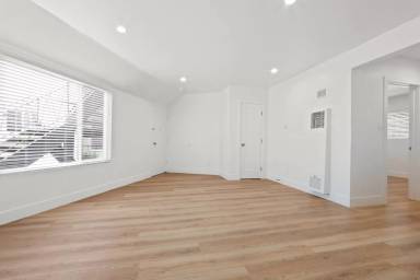 Main picture of 950 Venice Blvd
