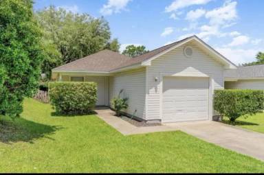 Main picture of 2751 Bay Club Dr
