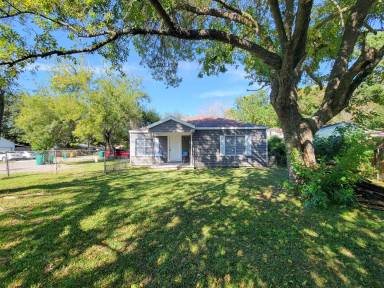 Main picture of 2330 Cedar Dr