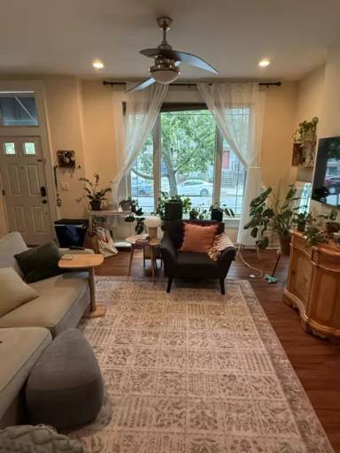 Main picture of 2132 W Ohio St