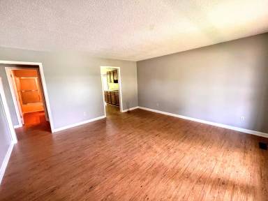 Main picture of 1006 Southwood Dr