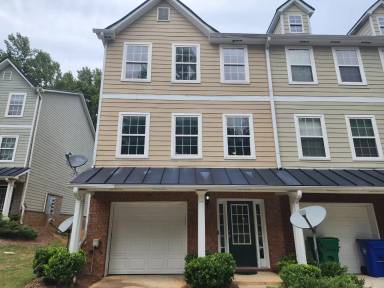 Main picture of 1687 Redan W