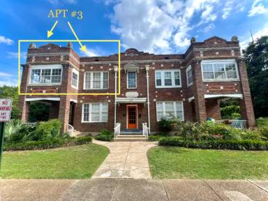 Main picture of 712 6th Ave N