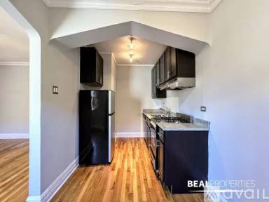 Main picture of 4737 N Hermitage Ave