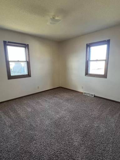 Main picture of 212 W Pine Ave