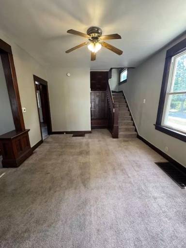 Main picture of 825 W 4th St
