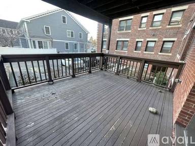 Main picture of 457 Centre St