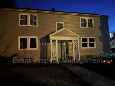 Main picture of 1813 E High St