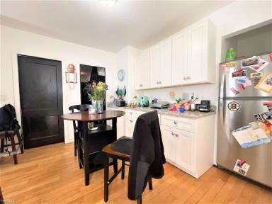 Main picture of 11 Dickson St