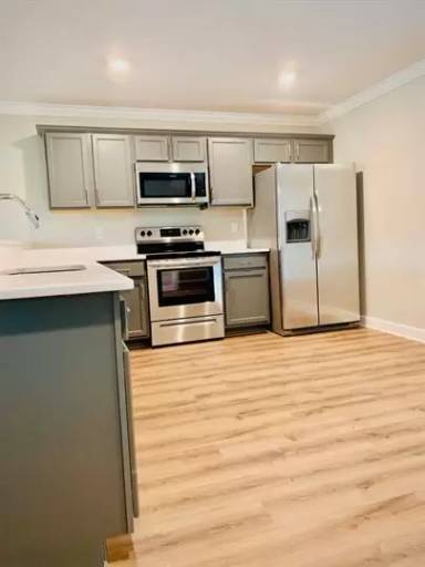 Main picture of 2506 E Main St