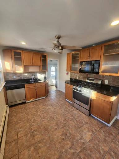 Main picture of 1225 6th Ave