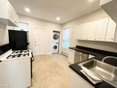 Main picture of 276 E Cottage St