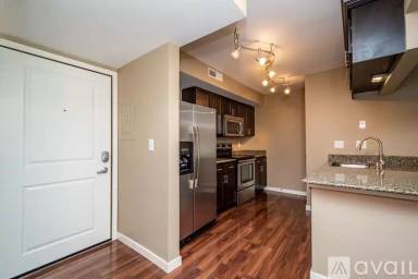 Main picture of 1000 Oakcrest St